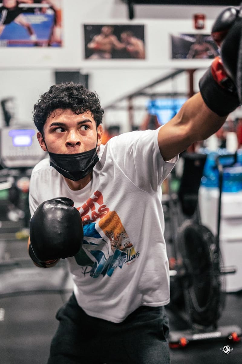 Erick Acosta shows great form while practicing at Hill Street Boxing.
